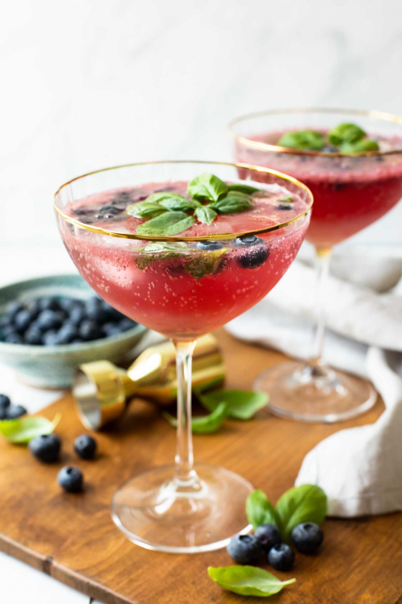 Blueberry Gin Basil Smash Cocktail Recipe - Desserts & Drinks