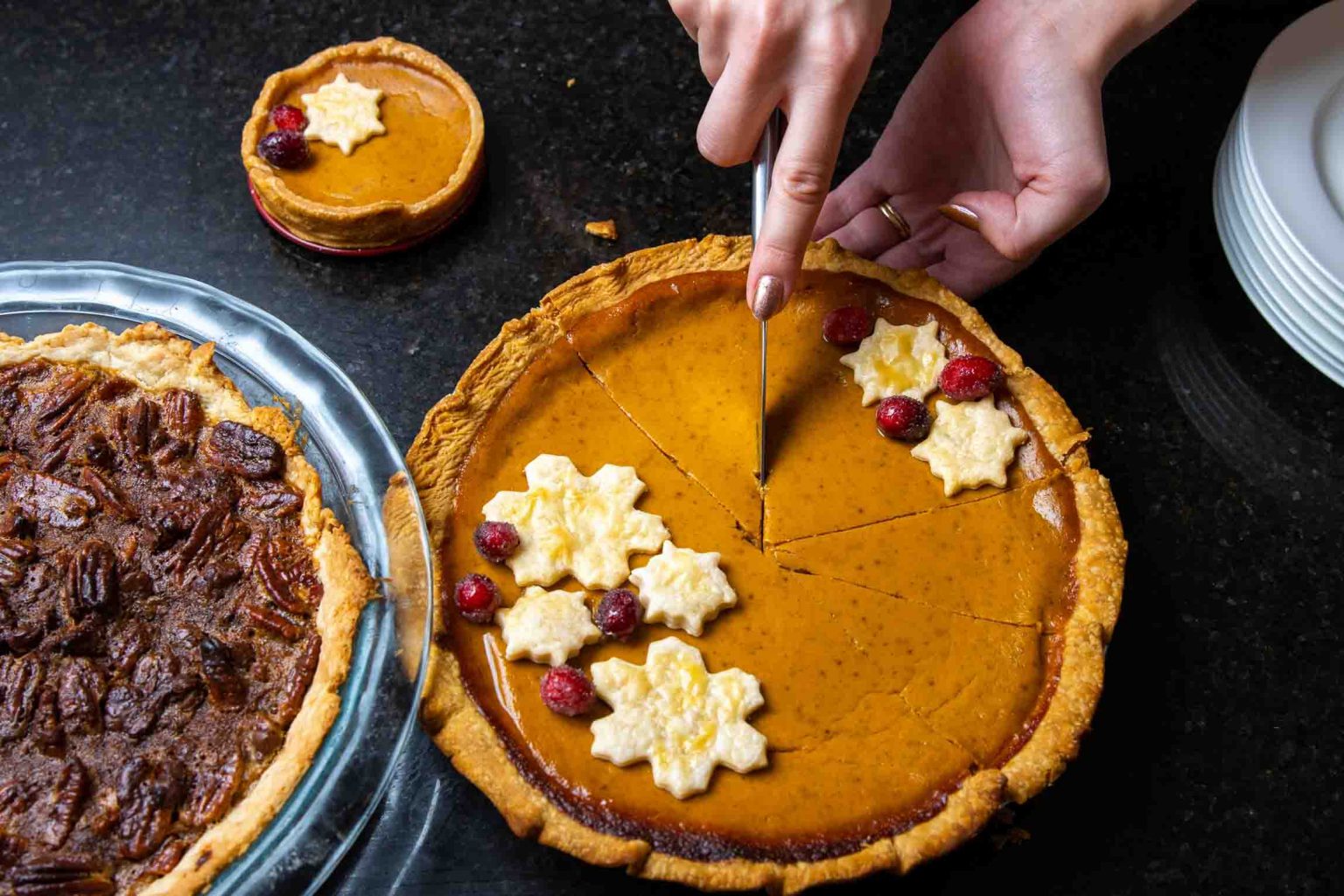 How Long Does Pumpkin Pie Last In The Fridge? Desserts & Drinks