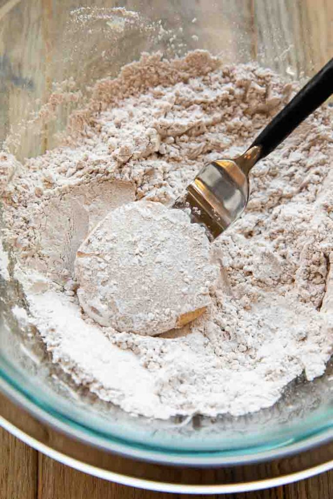 Powdered sugar cinnamon mixture for shortbread cookies.