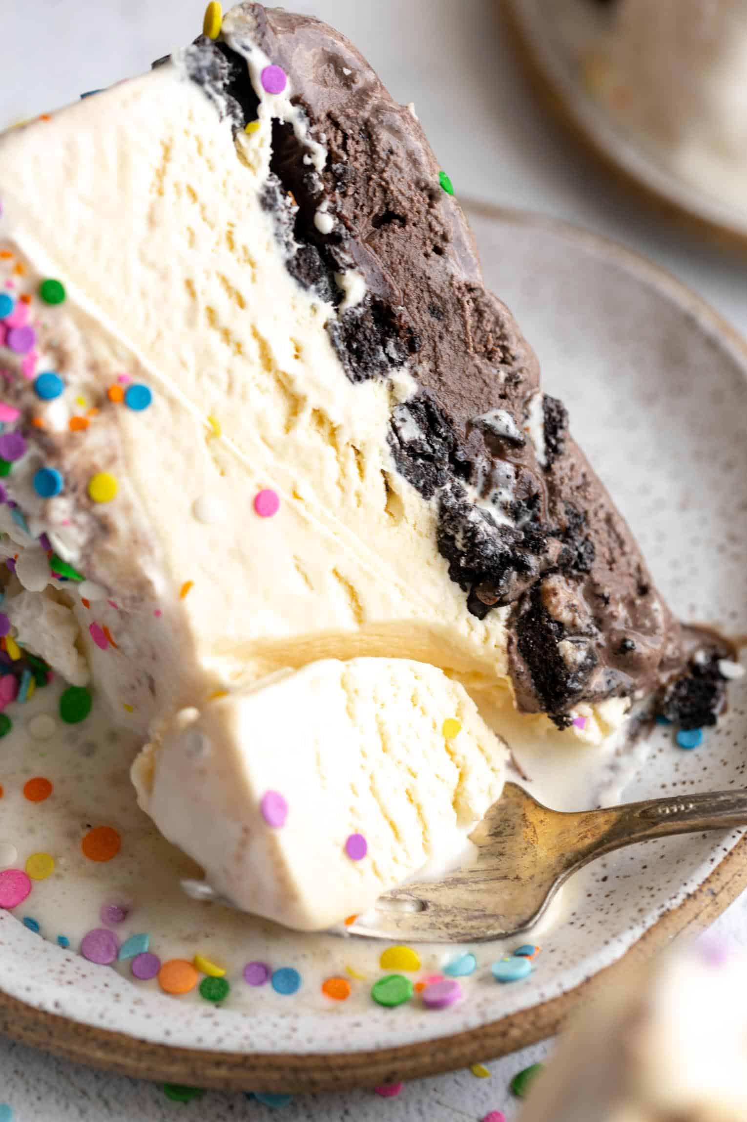 Ice Cream Cake (Very Easy Recipe) - Desserts & Drinks