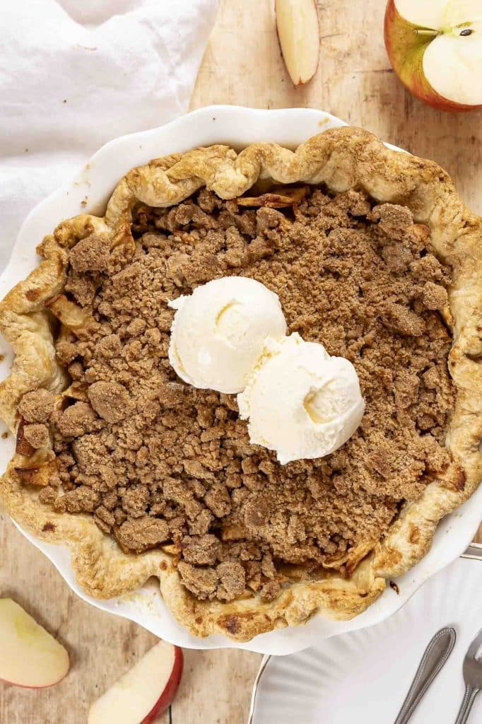 Dutch apple pie in a pie pan.